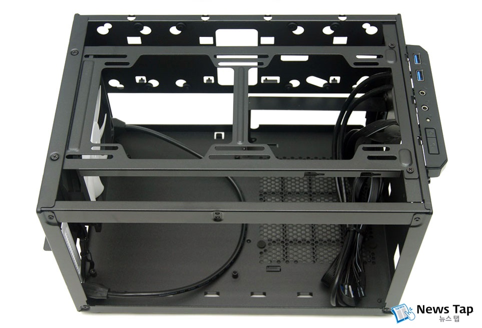 오픈형 구조로 부품 조립이 쉽다.