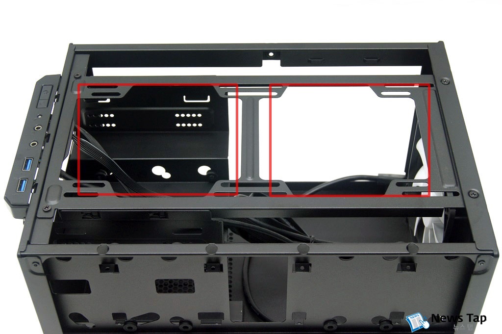 상단에 140mm 냉각팬 2개를 추가로 장착할 수 있다.