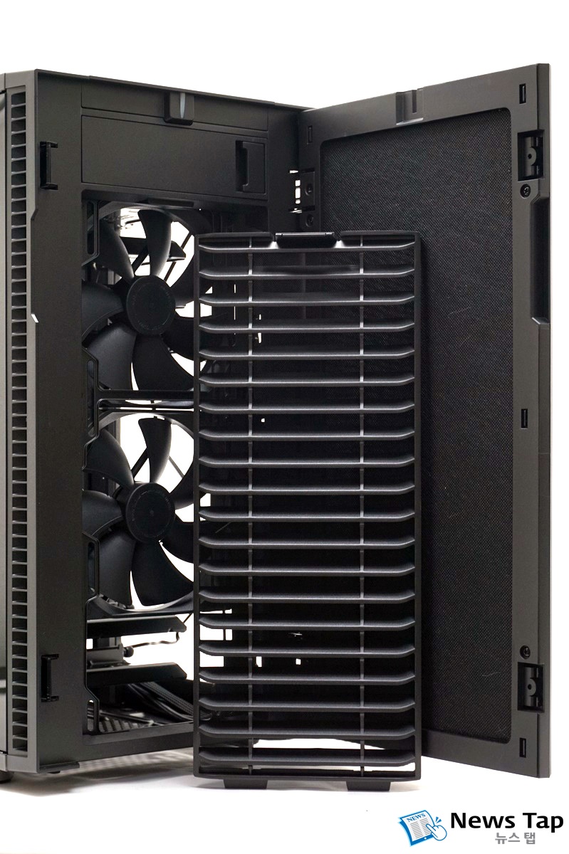 건메탈 컬러로 더욱 세련된 ‘Fractal Design Define R6 강화유리 Gunmetal’