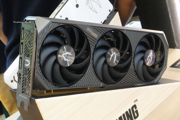 ZOTAC GAMING GeForce RTX 5070 SOLID OC