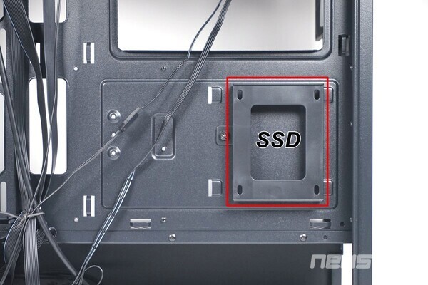 SSD를 장착할 수 있는 공간