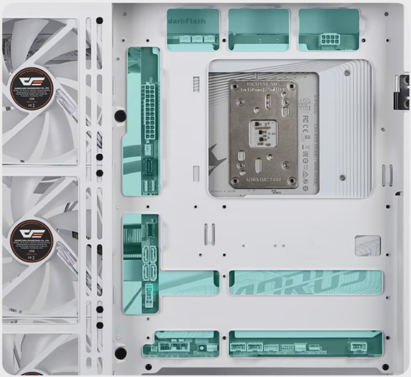 후면 커넥터 설계가 적용된 메인보드를 쓸 수 있다. / 사진 = 다크플래쉬