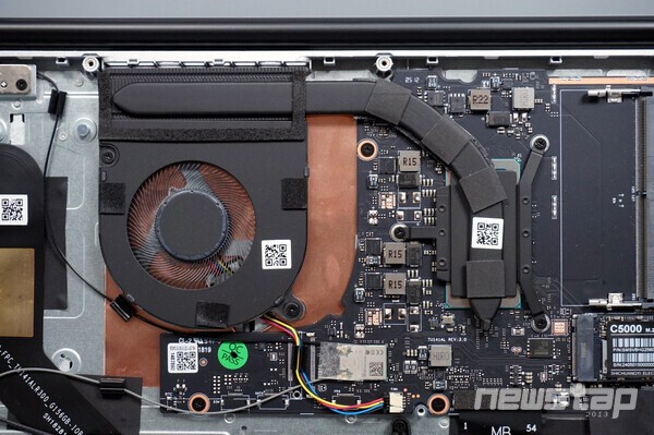 싱글 팬·싱글 히트파이프 구조가 적용되었다.