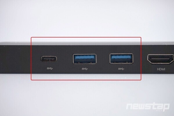 USB-C 타입 1개와 USB-A 타입 2개의 포트를 가지고 있다.