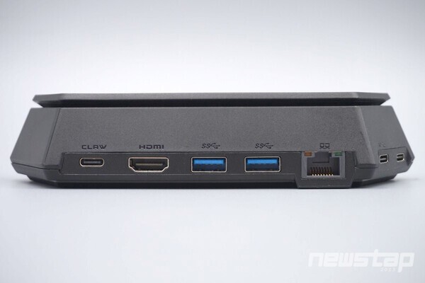 (왼쪽부터) Claw 연결 포트, HDMI, 두 개의 USB 타입A 포트, 랜 포트