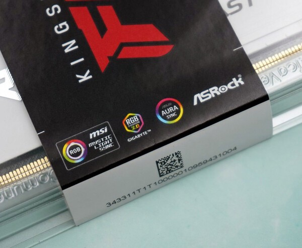 주요 메인보드의 RGB 제어 시스템과 연동된다.