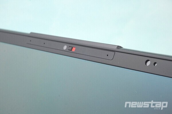 디스플레이 상단에 있는 웹캠