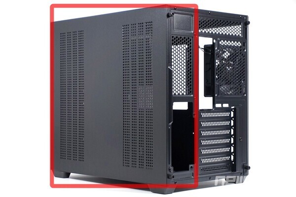 메인보드 뒤쪽으로 분리된 챔버가 있다.